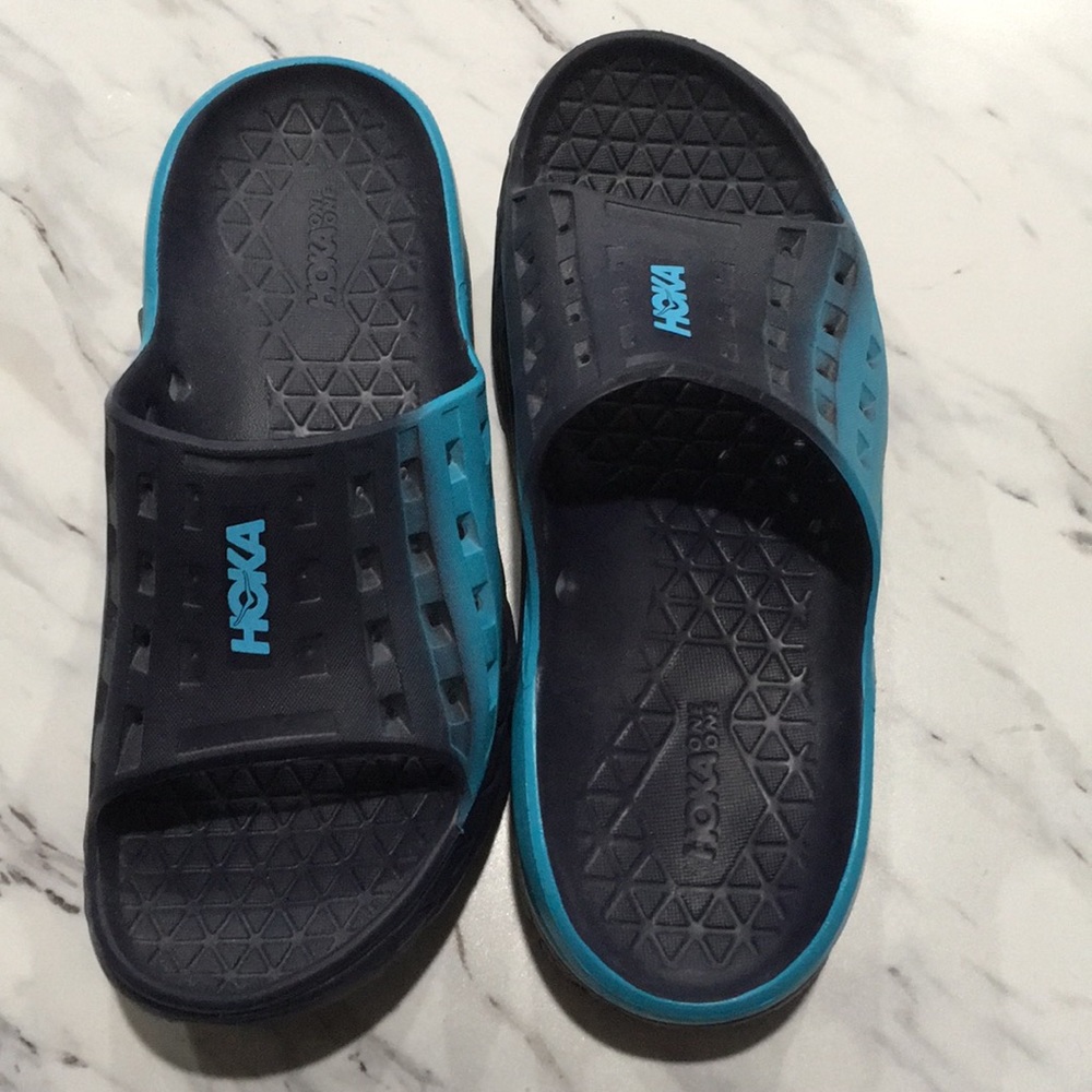 HOKA ONE ONE flip flops
